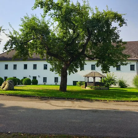 Peaceful Double In Austrian Farm Vakantieboerderij